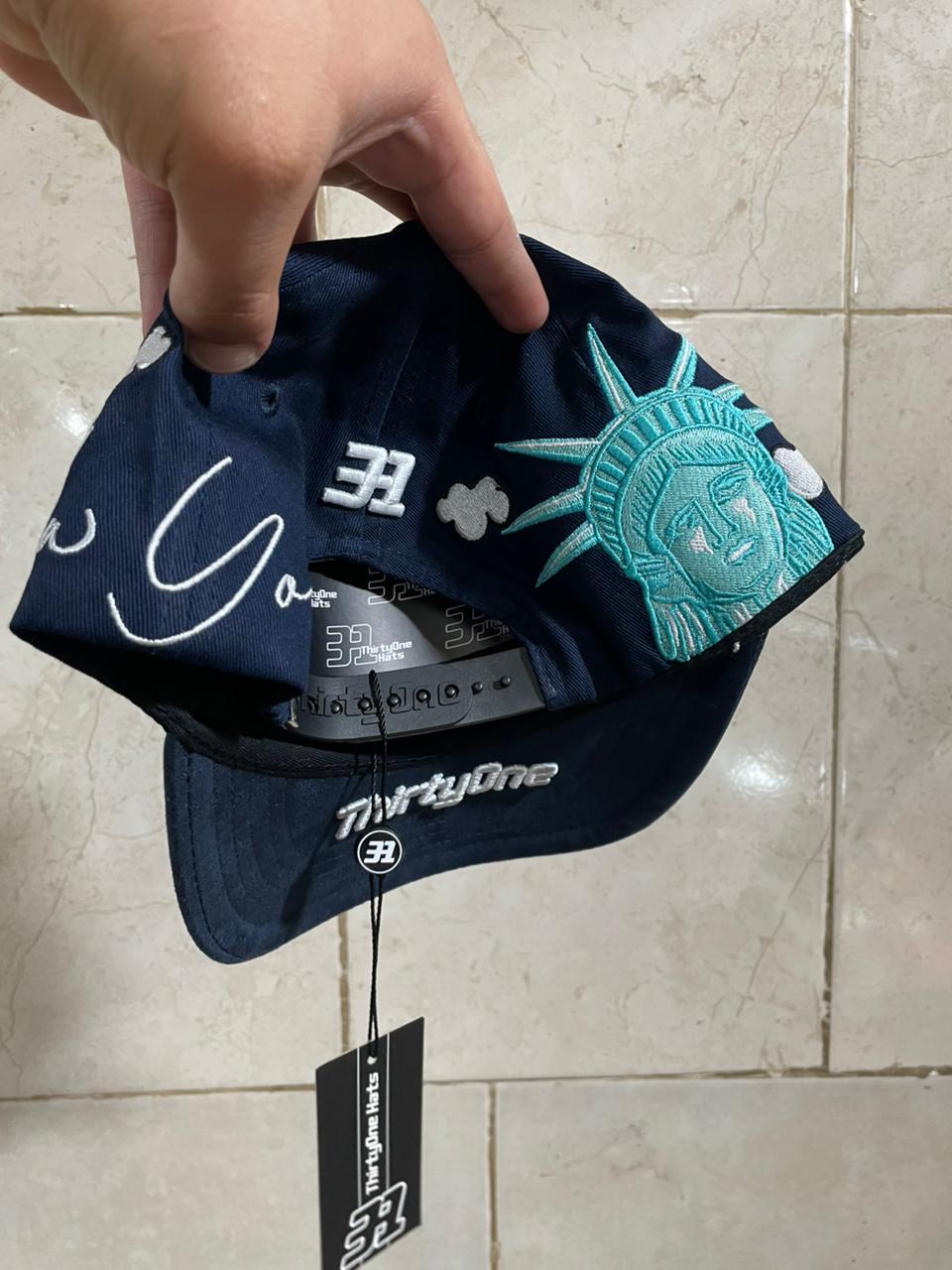 Gorra Urbana – Modelo "NY Cloud Navy" (Edición Especial Suede)