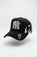 Gorra Gallo Fino – Modelo "NY Pink Flame & Pearls" (Edición Especial)